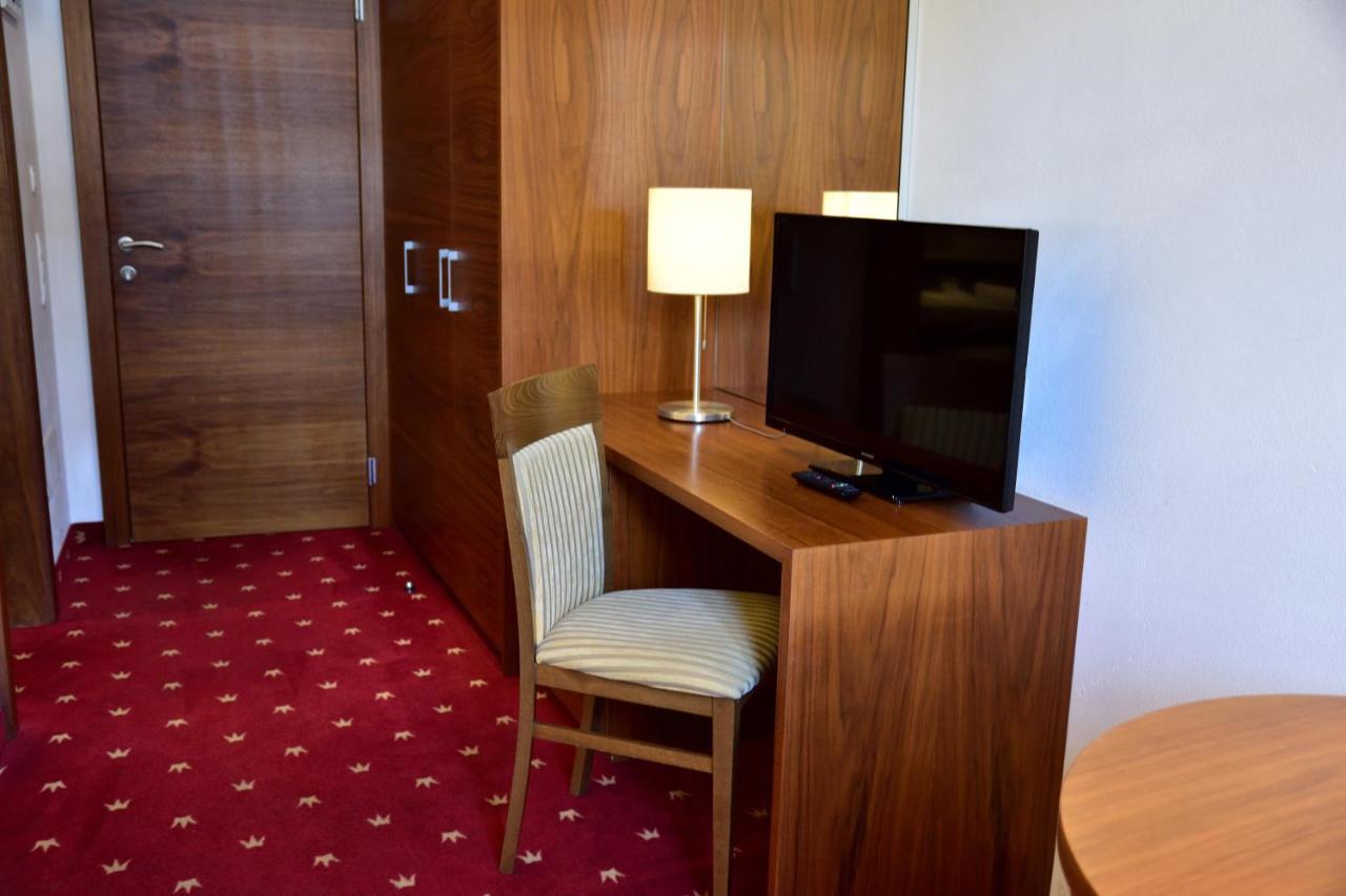 Hotel Krone Brunico Ngoại thất bức ảnh