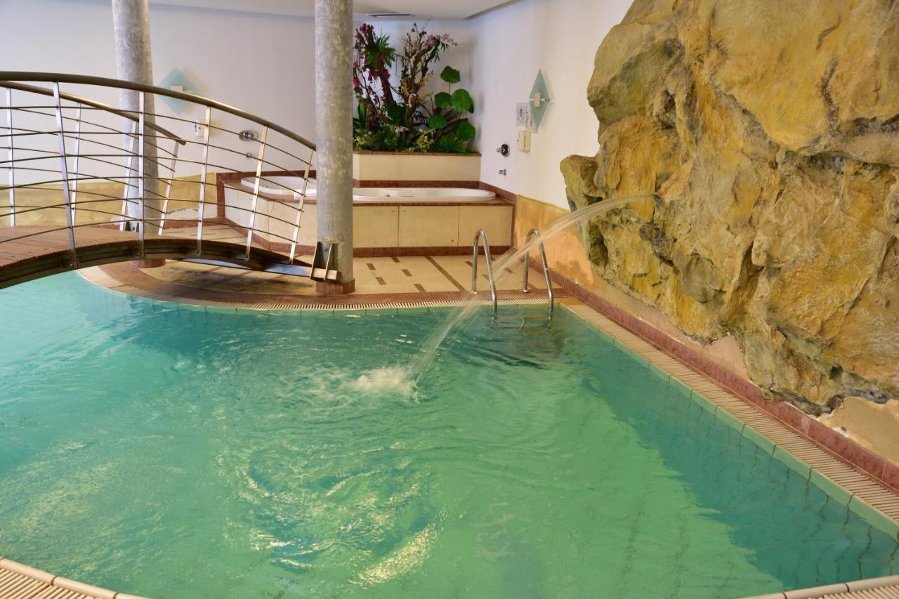Hotel Krone Brunico Ngoại thất bức ảnh