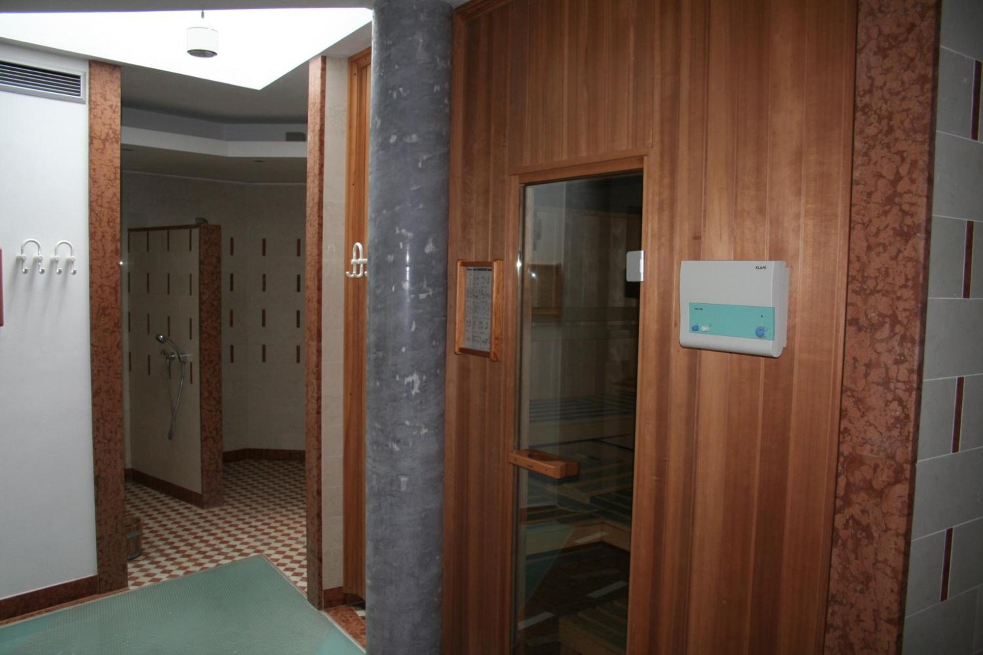 Hotel Krone Brunico Ngoại thất bức ảnh